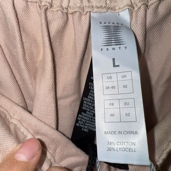 Savage X FENTY Oversized Baggy Logo Pants Size Large NWT - Picture 8 of 11